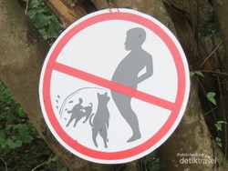 Jangan Pipis Nanti Itunya Digigit Anjing!