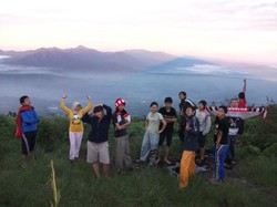 Jatuh Bangun Mendaki Gunung Tampomas