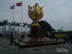 Jejak Sejarah Hong Kong di Golden Bauhinian Square