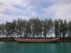 Jembatan Cinta & Main Air Sepuasnya di Pulau Tidung