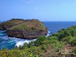 Jembatan Gantung Pulau Kalong yang Bikin Deg-degan