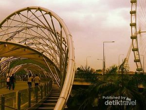 Jembatan Helix yang Keren Punya Singapura