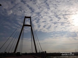 Jembatan Tanjung Senai yang Ikonik di Sumsel