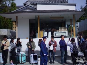 Jepang yang Gila Antre