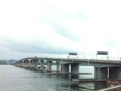 Jungkir Balik Menjelajah Singapura, Malaysia dan Brunei