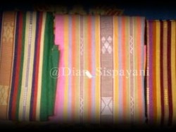 Kain Tenun Desa Pringgasela di Lombok, Bagus Banget!