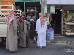 Kambing Bakar Jadi Menu Wajib Menjamu Traveler