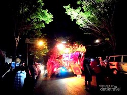 Karnaval Rontek, Pawai Religi di Pacitan Saat Ramadan