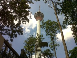 Ke Kuala Lumpur Jangan Cuma ke Menara Petronas, Coba KL Tower!