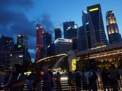 Ke Merlion Park, Nikmati Pertunjukan Laser dan Kembang Api