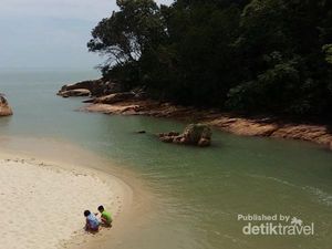 Keajaiban Malaysia, Ada Danau Air Tawar di Tepi Pantai