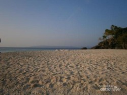 Keindahan Pantai Bambarano di Sulteng yang Jarang Orang Tahu