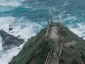 Keindahan Pantai Siung yang Eksotis dari Bukit Pengilon