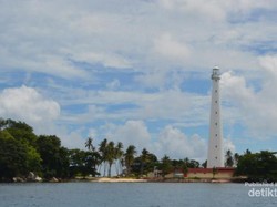 Keindahan Pulau Lengkuas Puaskan Laskar Gerhana
