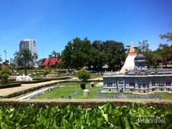 Keliling Dunia Sehari di Taman Mini Thailand