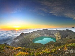 Kelimutu, Danau Cantik dengan Tiga Warna di Flores