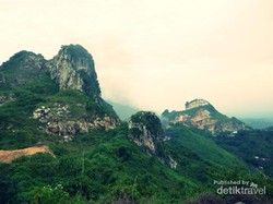 Kembali ke Masa Dinosaurus di Stone Garden, Bandung