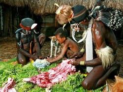 Kemeriahan Pesta Bakar Batu di Lembah Baliem