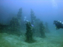 Keren! Ada Candi Bawah Laut di Bali