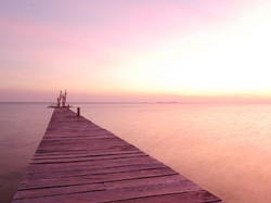 Keren! Ada Sunset Ungu di Karimunjawa