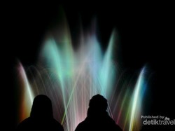 Keren, Atraksi Air Mancur Menari di Stasiun Kyoto