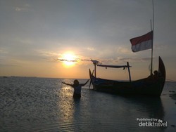 Kesyahduan Surga Tersembunyi Pulau Kampung Bule