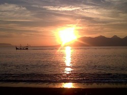 Ketika Mentari Paling Pagi Menyinari Banyuwangi