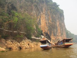 Ketika Ratusan Patung Buddha Ini Ada Dalam Gua