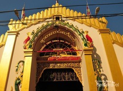 Kisah Pagoda Emas yang Menyimpan Helai Rambut & Gigi Sang Buddha