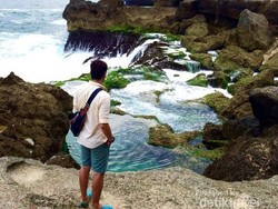 Kolam Renang Alami yang Cantik di Tulungagung