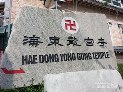 Korea Nggak Cuma K-Pop, Ada Juga Kuil Cantik di Tepi Laut