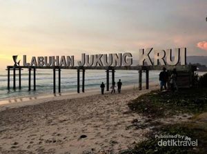 Krui, Destinasi Peselancar Dunia di Indonesia Selain Bali