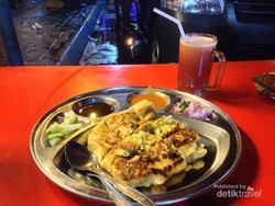 Kuliner Malam di Medan, Asyiknya Makan Martabak Gapa