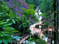 Kulon Progo Punya AIr Terjun Secantik Ini