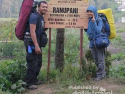 Ladies, Ini 8 Tips Mendaki Puncak Mahameru