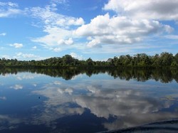 Larut Dalam Damai di Danau Dendam Tak Sudah