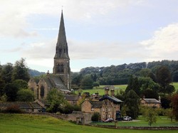 Larut Dalam Pesona Alam Desa Edensor, Inggris