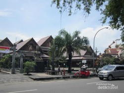 Liburan Beda di Solo, Melancong ke Pasar Unik