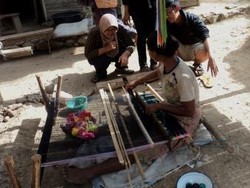 Liburan di Flores, Jangan Lupa Beli Kain Songketnya!