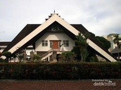 Liburan Imlek, Saatnya Lihat Cakra Donya di Aceh