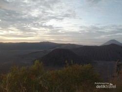 Liburan ke Bromo, dari Sunrise Sampai Pasir Berbisik