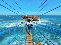 Liburan ke Pantai Timang, Rogoh Kocek Lebih Dalam