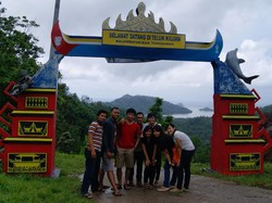 Liburan Kembali ke Alam di Teluk Kiluan, Lampung