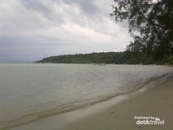 Liburan Panjang di Pantai Tambak Udang, Pulau Bangka