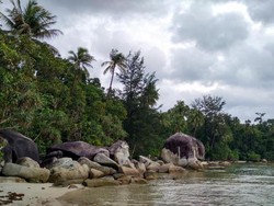 Liburan yang Tenang di Tanjung Kemirai Bangka