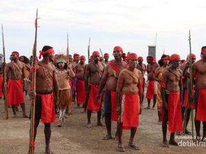 Lihat Lagi Meriahnya Festival Raja Ampat