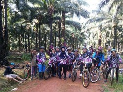 Long Weekend di Bangka, Gowes Seru Ke Air Terjun Dalil