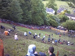 Lucunya Cheese Rolling, Festival Mengejar Keju di Inggris