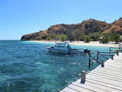 Main Air di Pulau Kanawa Tak Pernah Seasyik Ini