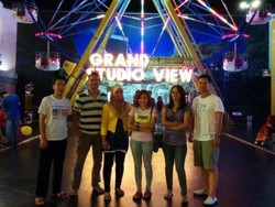 Main Seru Bebas Panas di Trans Studio Makassar